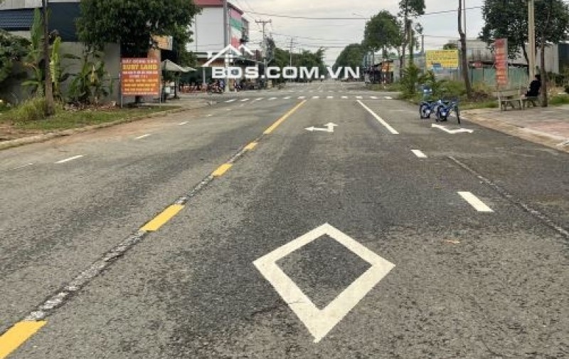 Cần bán gấp đất và nhà tại mặt tiền đường Điện Biên Phủ ( Đường số 18 cũ ), KP Lạc Thuận, Thị trấn Lạc Tánh, huyện Tánh Linh, tỉnh Bình Thuận